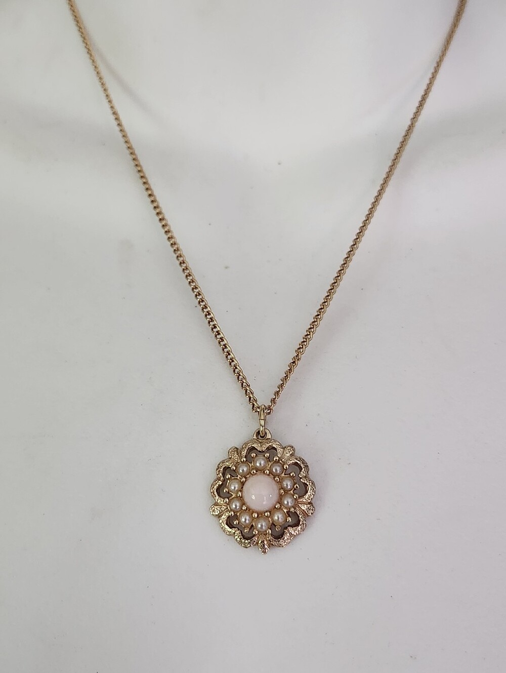 Vtg Sarah Coventry "Angel Pink" Gold-Plated Faux Pearls Floral Pendant Necklace